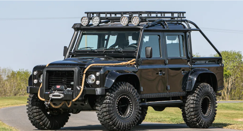 Spectre inspired Defender 110 Double Cab — C1 Models